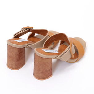 Sandali in simil pelle con tacco alto in sughero e fascia con fibbia