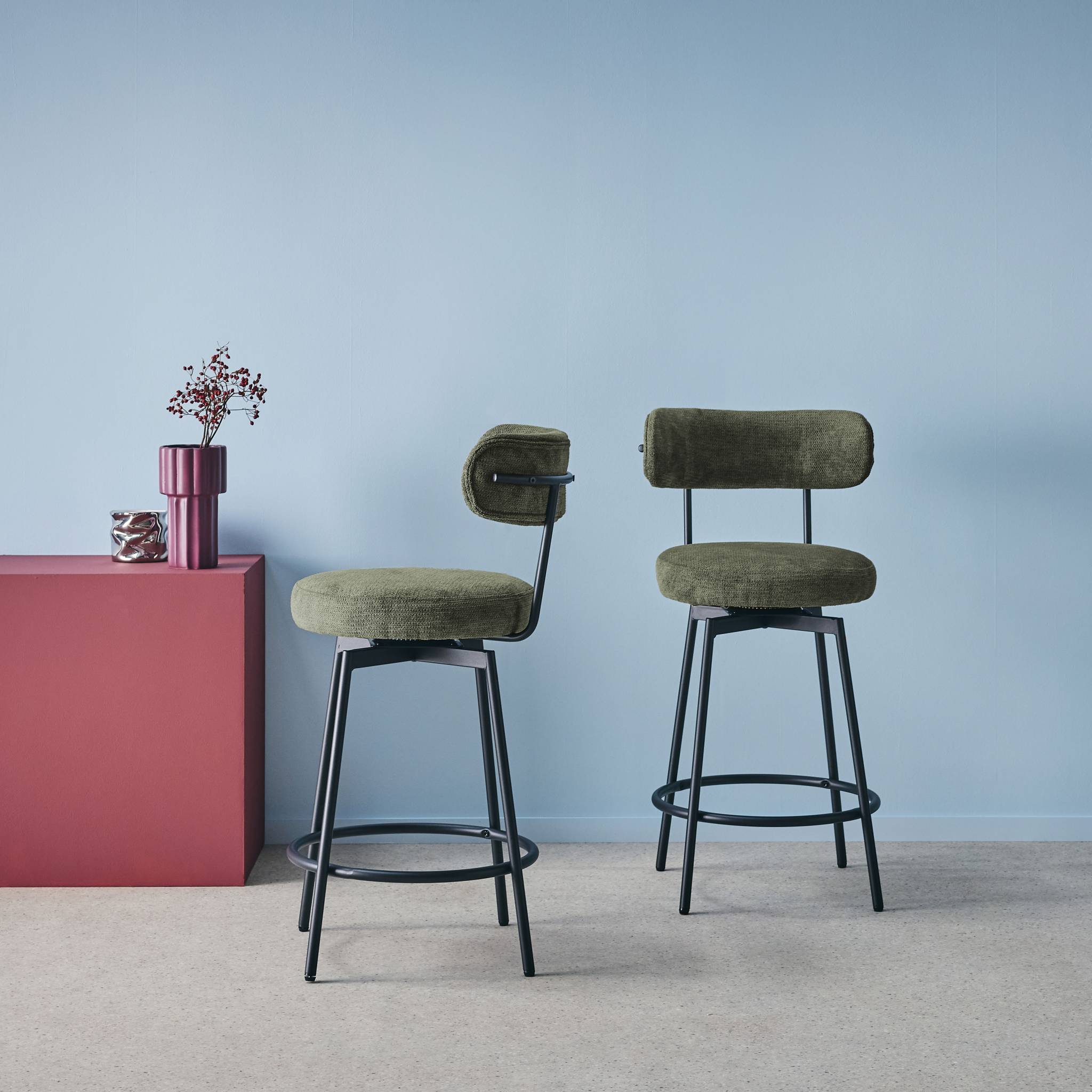 Lot de deux tabourets de bar assise rotative métal noir et tissu vert - L 50 x P 50 x H 92cm - Iris