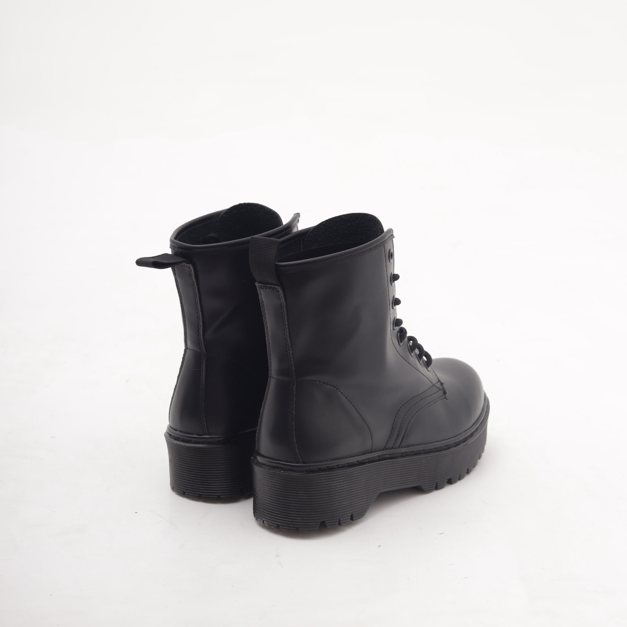 ANFIBIO 8 BUCHI PLATFORM NERO