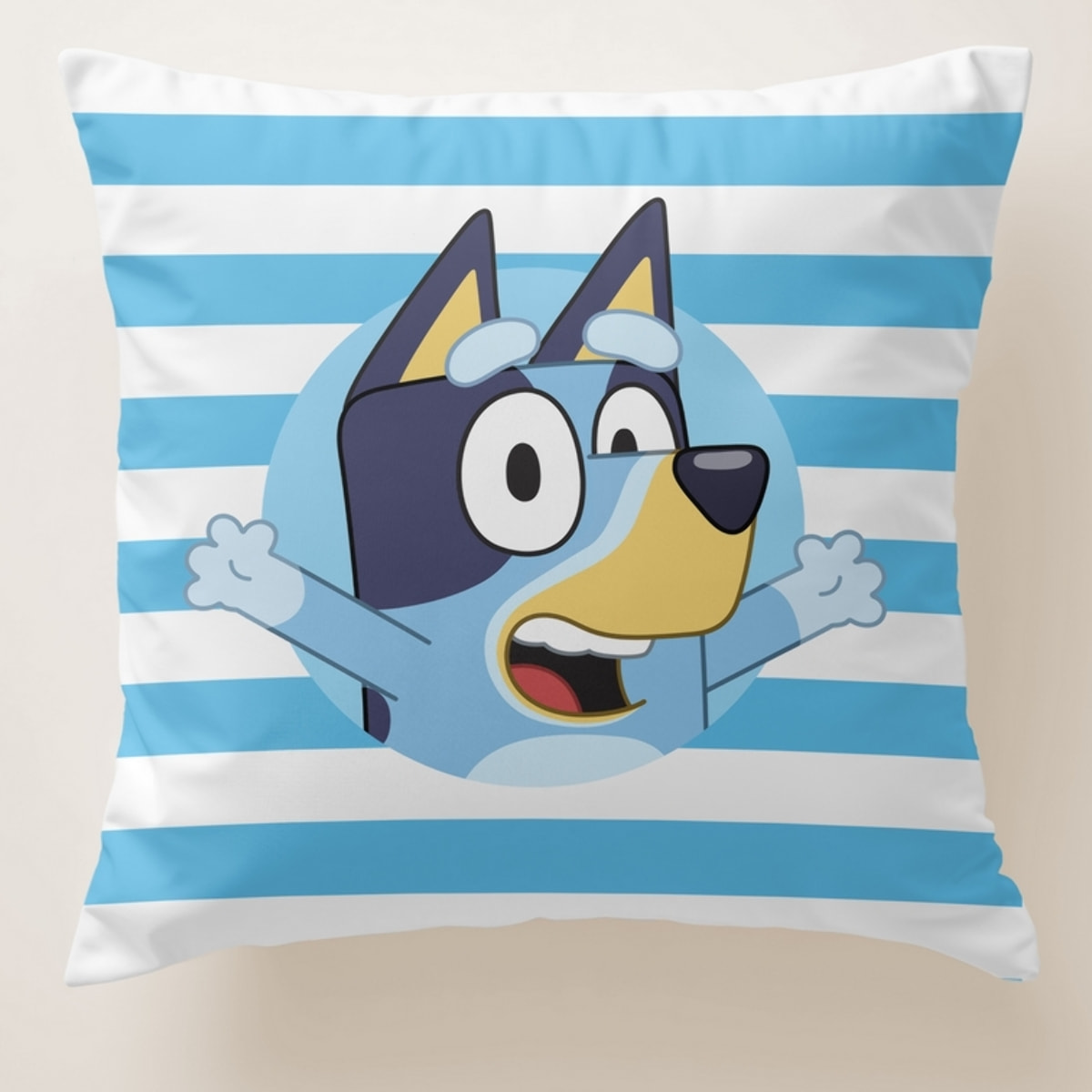 Funda cojin BLUEY con relleno 45x45 .