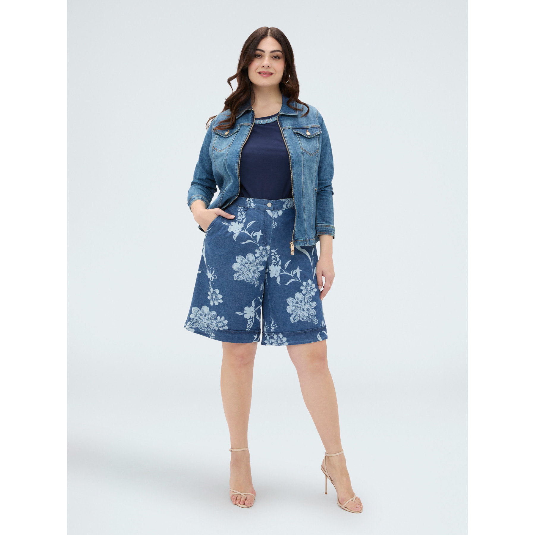 Fiorella Rubino - Bermudas de denim con estampado foliage delavé - Azul