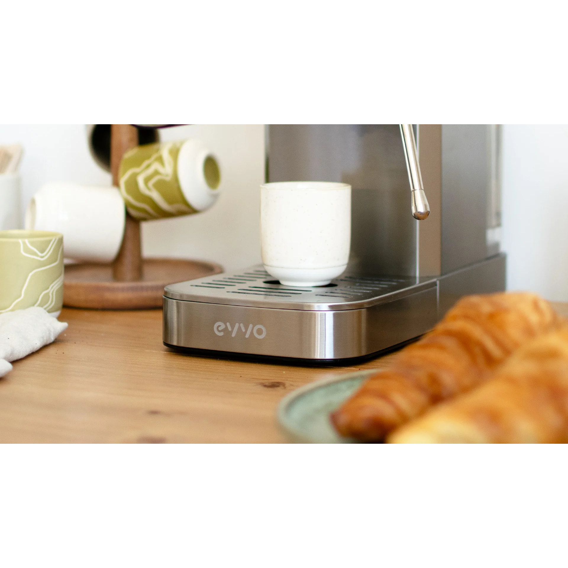 EVVO Cafetera Express Intensa. 20 bares. cuerpo de acero. Espressos y Capuccinos. 1350W. Doble salida. Portafiltros. Depósito de 1.5 l. calentamiento rápido