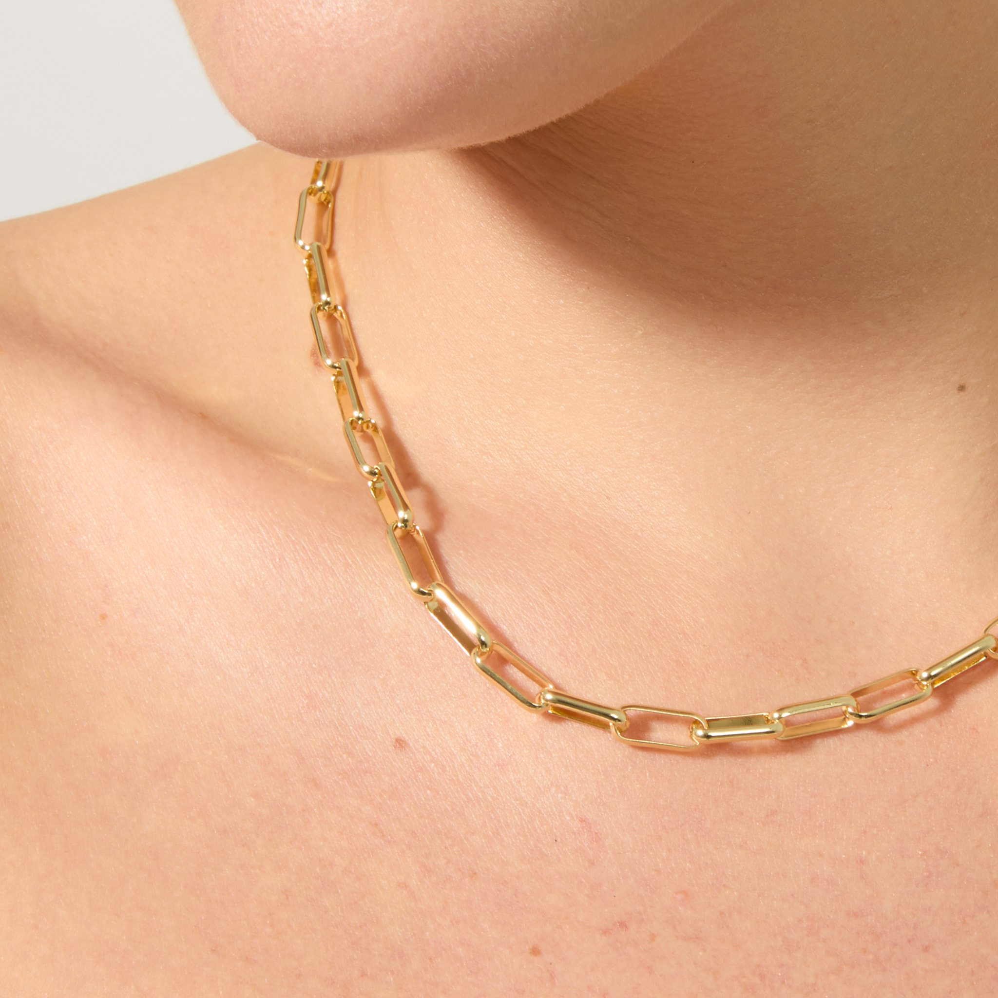 Collar Zusha acabado oro amarillo 18k