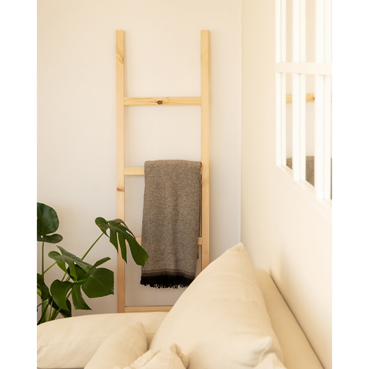 Échelle en bois massif ton naturel 150x41cm Hauteur: 150 Longueur: 41 Largeur: 3.5