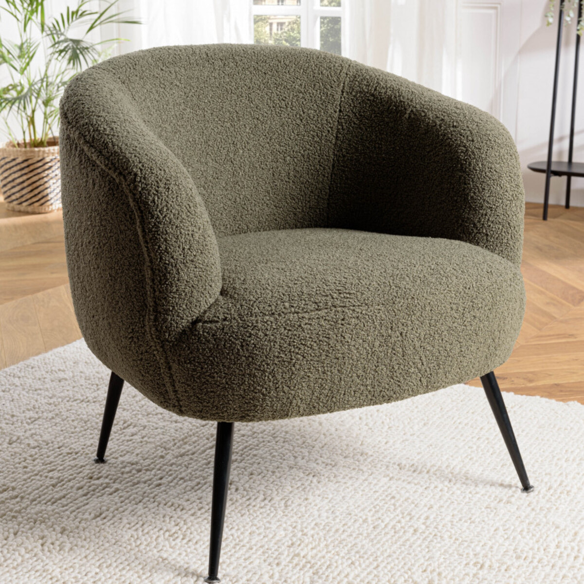 ALBANE - Fauteuil cosy tissu bouclette vert kaki pieds métal noir