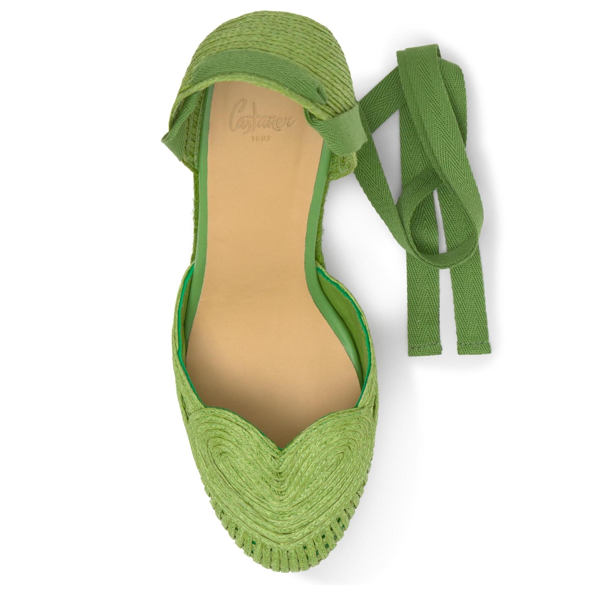 Alpargata Cacia cuña de yute tintada en rafia trenzada con forma de corazón