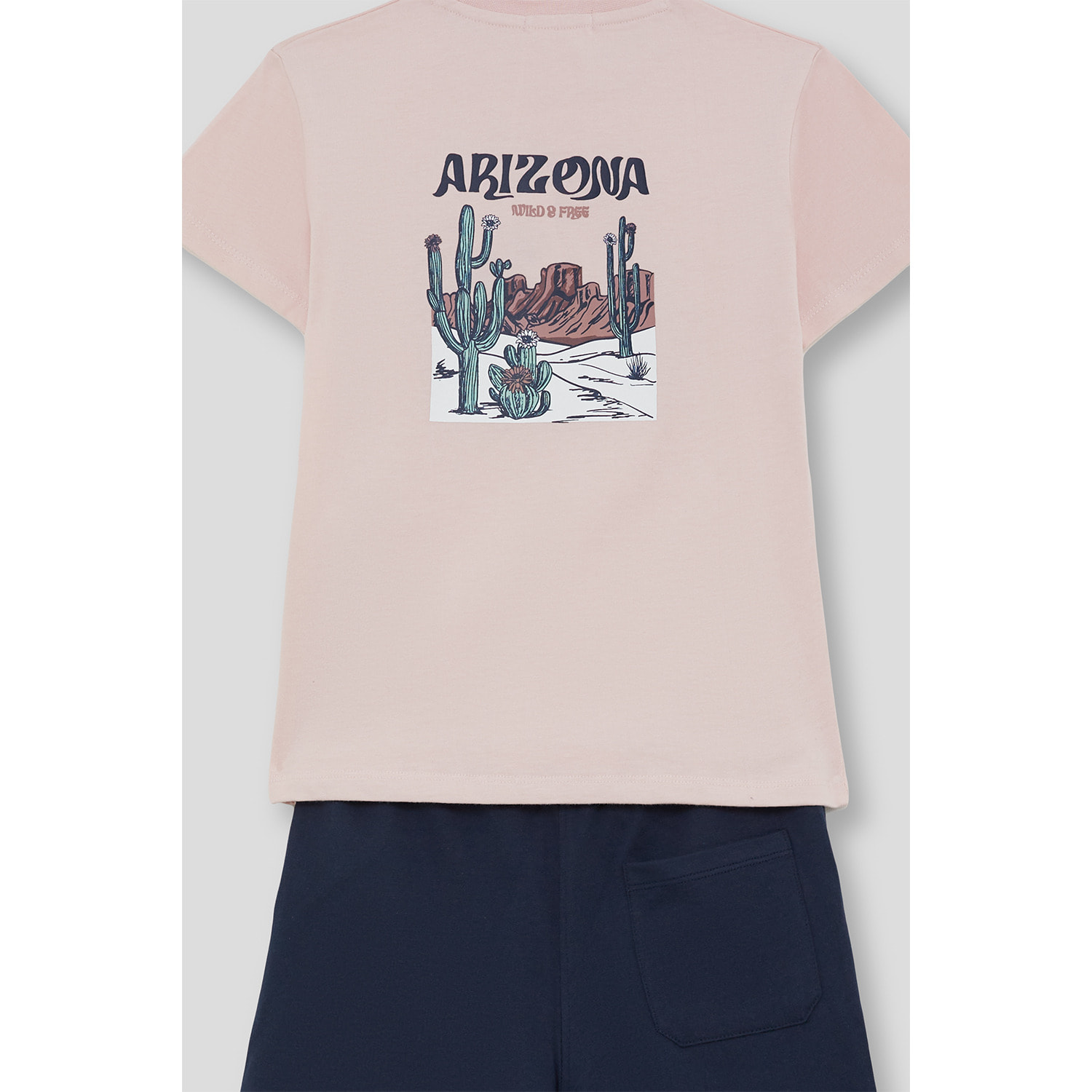 Conjunto Camiseta Lisa con Texto en el Pecho y Shorts con Bolsillos Parche Laterales | Color: Rosado | Street Monkey