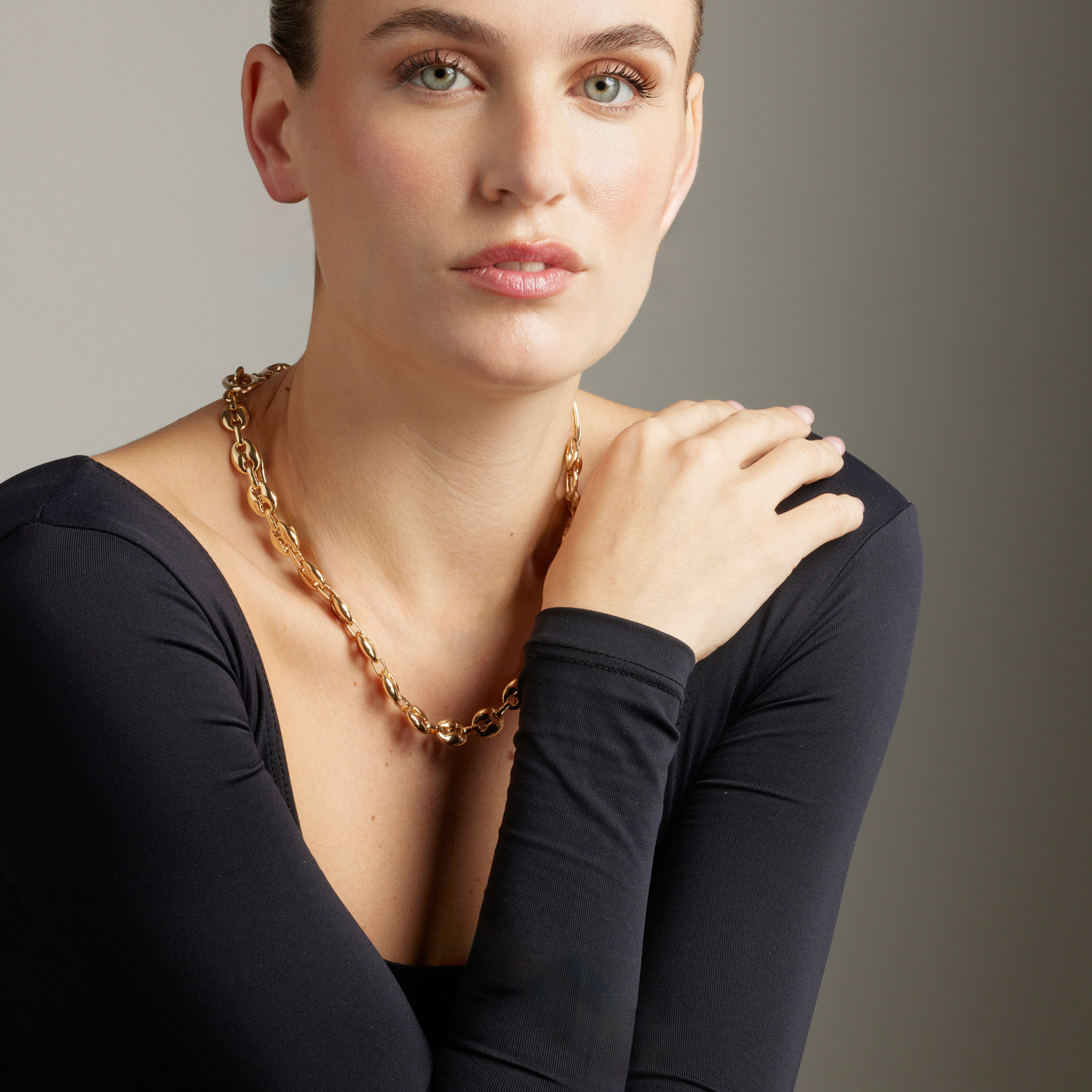 Collar acabado en oro amarillo de 18k
