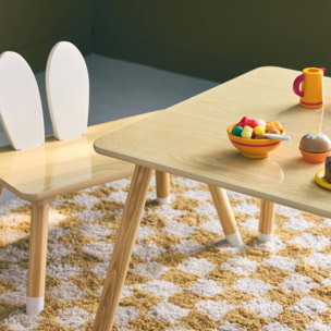 Table enfant + 2 chaises. pieds en pin. couleur blanc et bois