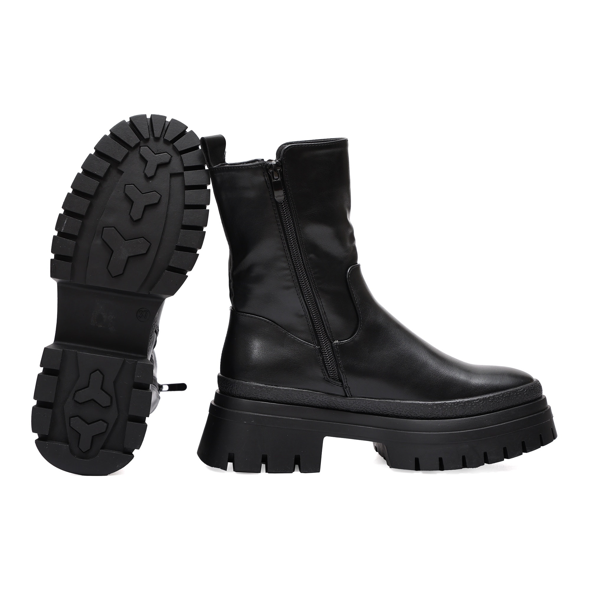 Stivaletto in simil pelle con cintura finta