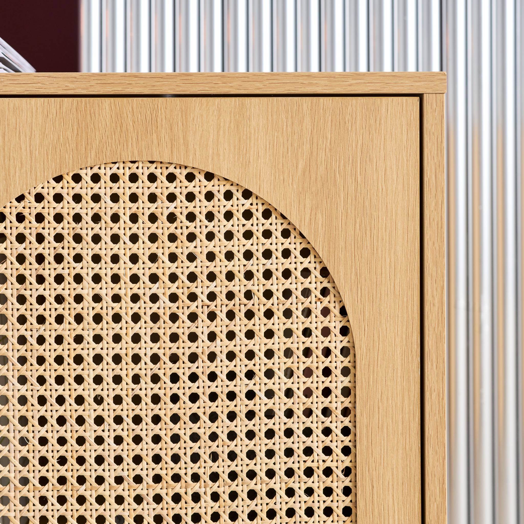 Meuble TV décor bois et cannage 2 portes teinte naturelle 140 x 40 x 60 cm - Judith