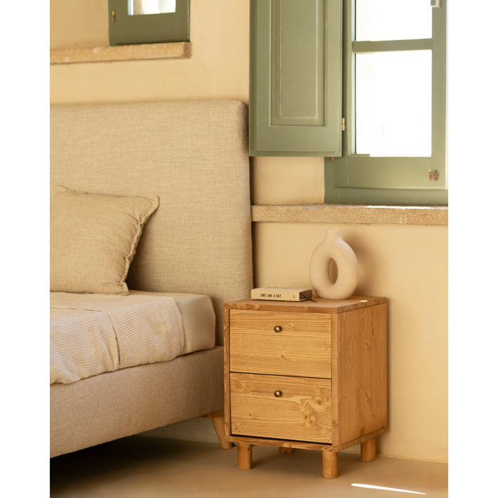 Mesita de noche de madera maciza con dos cajónes en tono roble medio de 51x38cm Alto: 50.5 Largo: 37.5 Ancho: 36