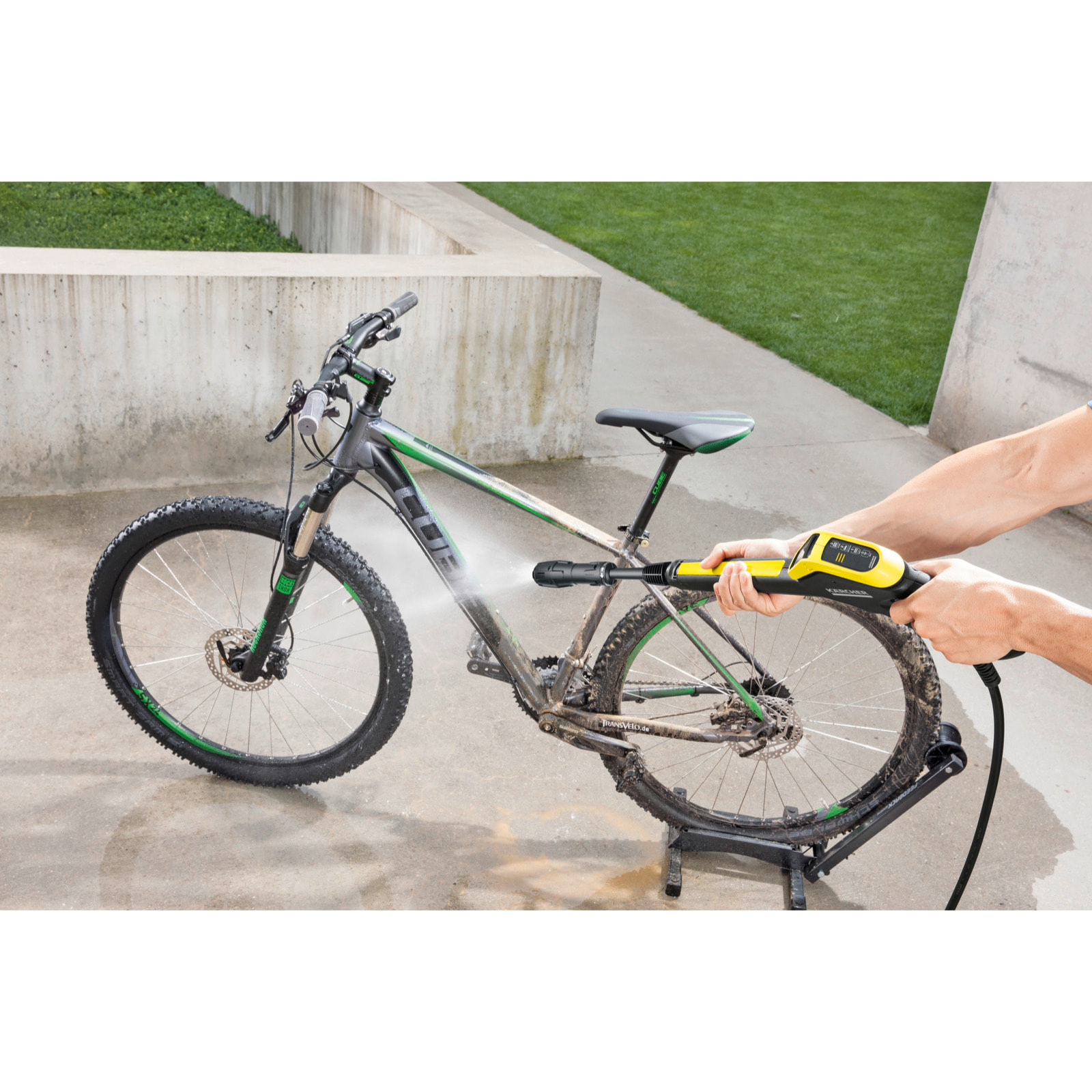 Nettoyeur haute pression Karcher K 5 Power Control - Pression 145 bar- Débit 500 l/h- Moteur 2100 W