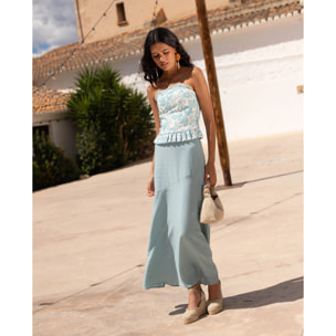 Falda midi en color azul.