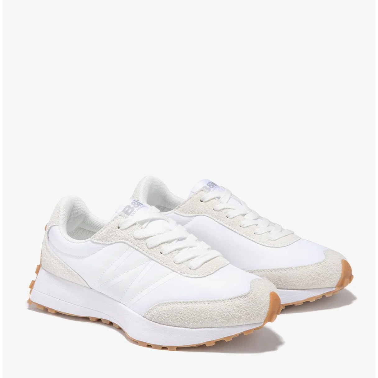 Zapatillas blancas con logotipo