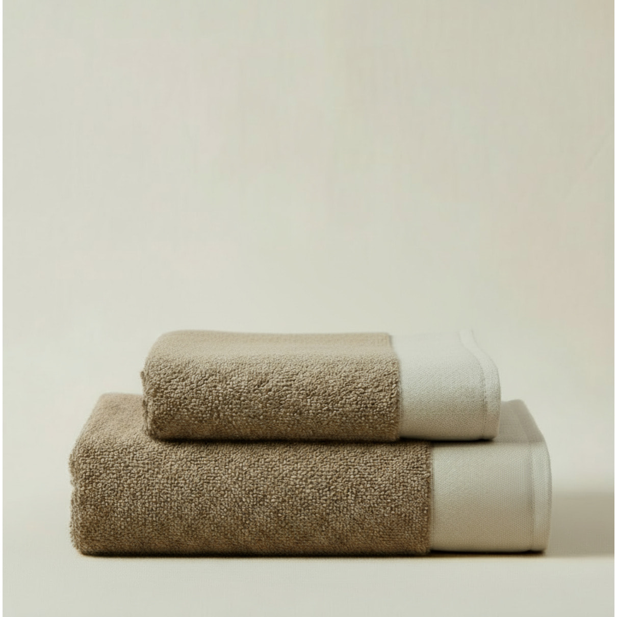 SET VISO E MANI SPUGNA BEIGE CIOTOLI CON BALZA IN LINO