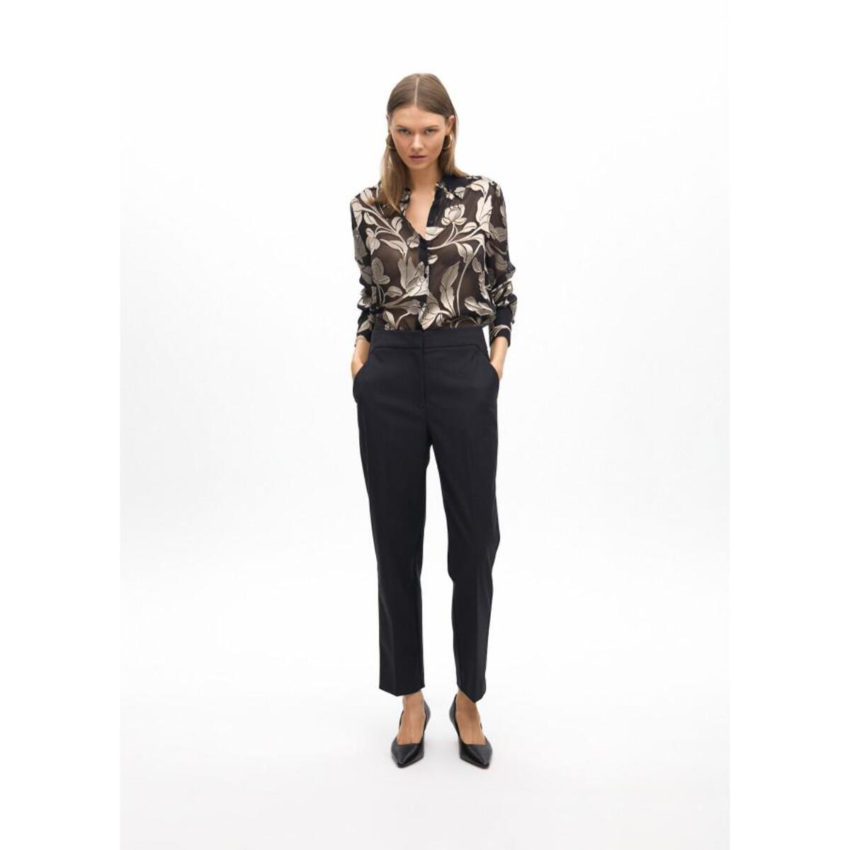 Pantaloni Chino con Dettaglio Cintura