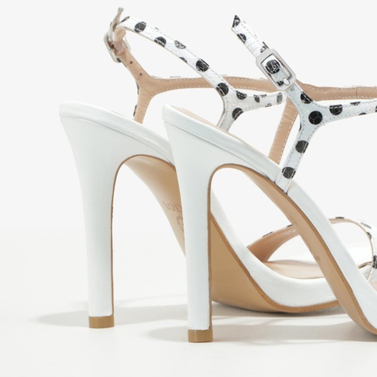 SANDALIAS BLANCAS YITA