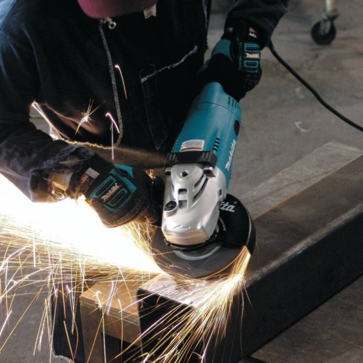 Amoladora MAKITA 2200W Ø 230 MM - GA9020KDX2 - Caja + disco