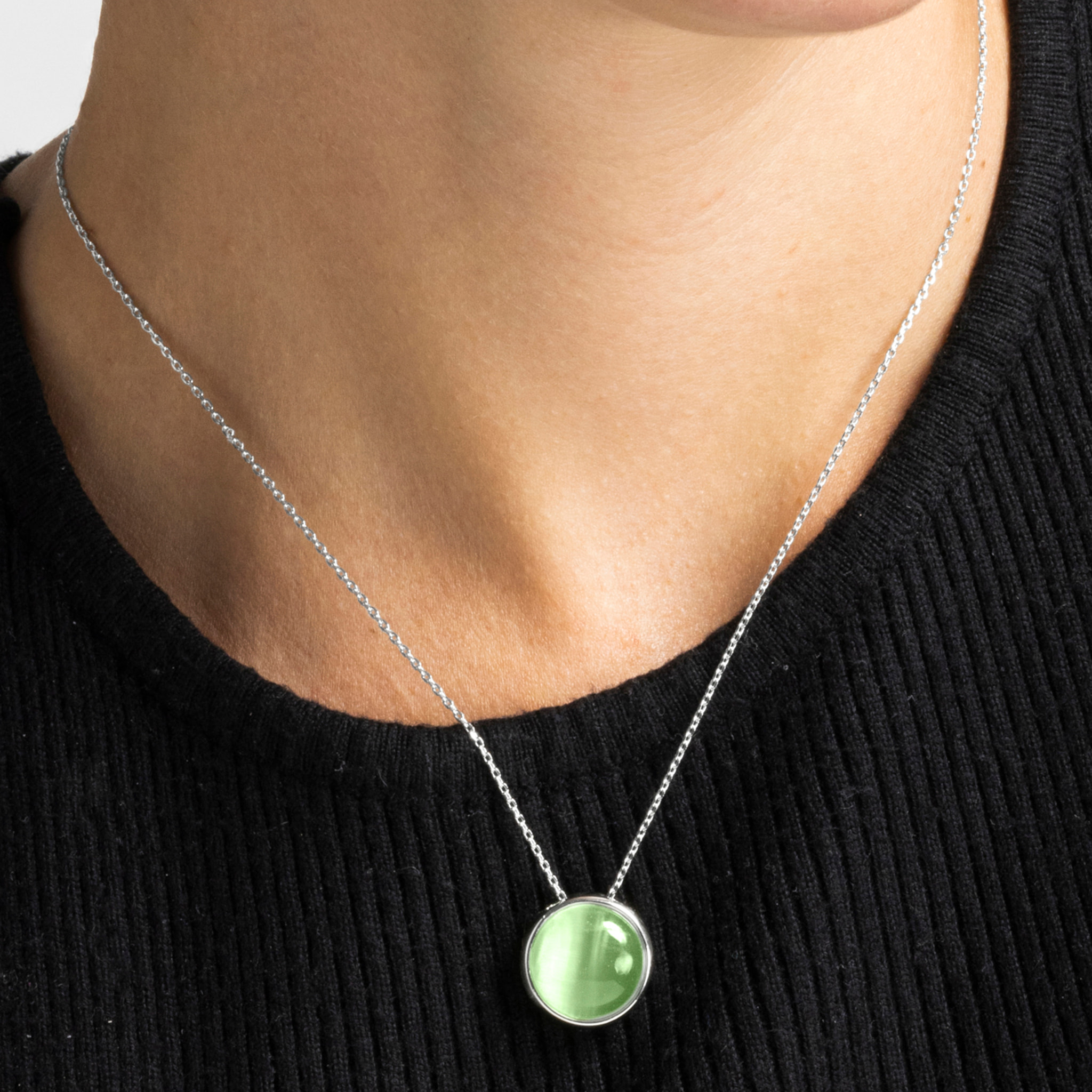Collar con Ojo de Gato Verde acabado plata