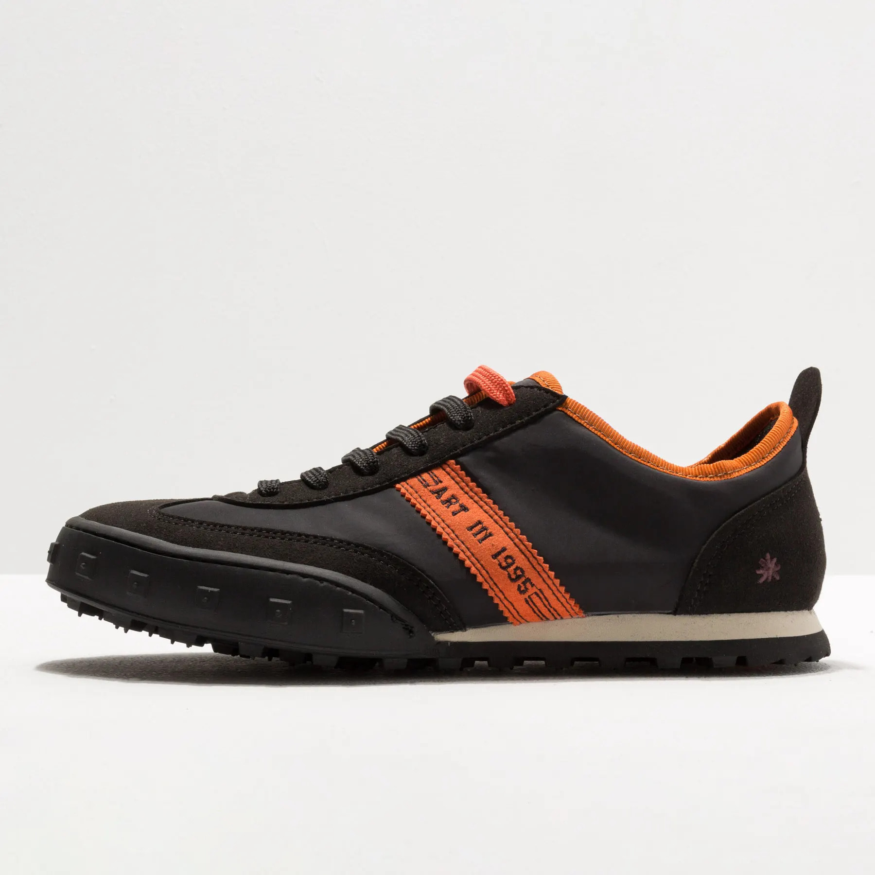 Zapatillas 1109 NYLON BLACK-ORANGE/CROSS SKY color Black-orange