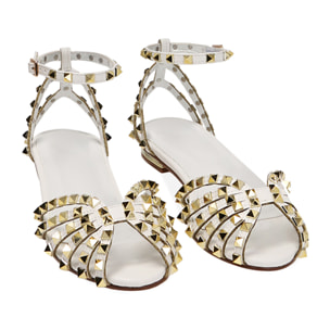 Bailarinas blancas con tachuelas