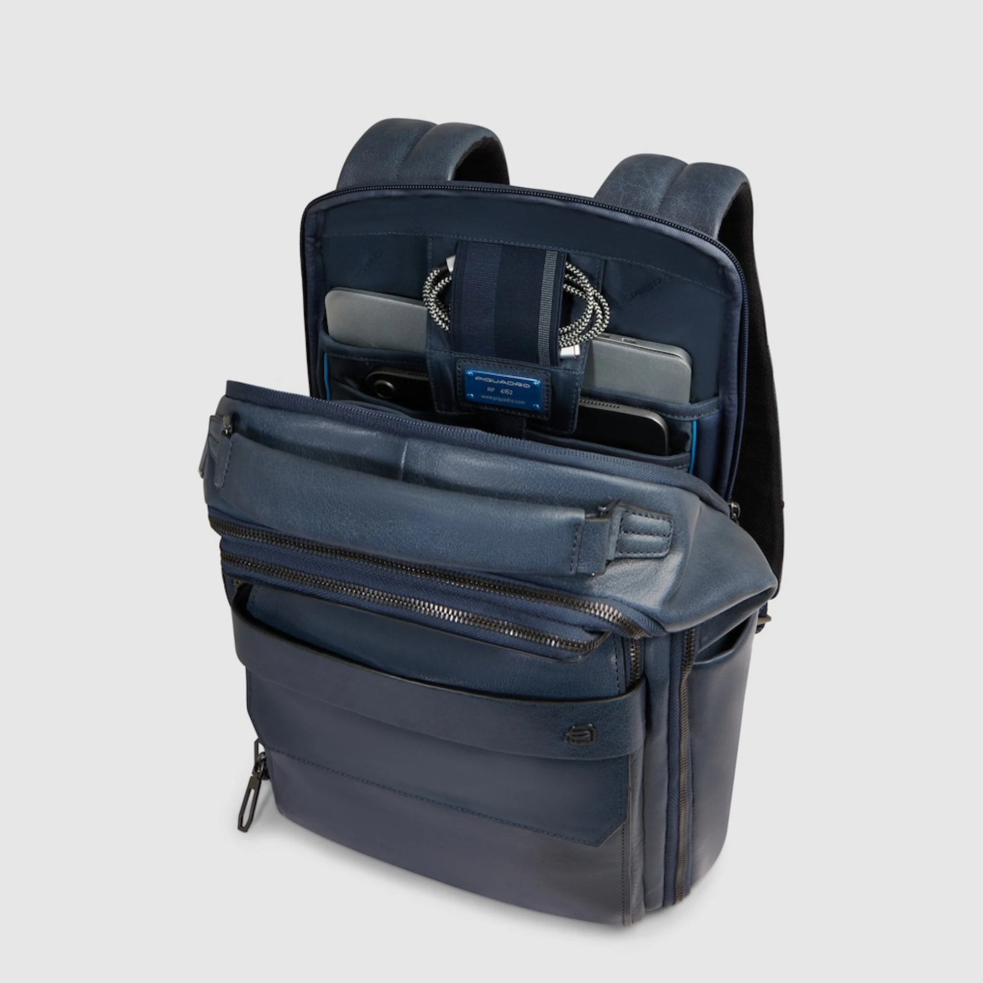 Piquadro Zaino da viaggio in pelle porta pc e iPad® con protezioni antiurto e RFID