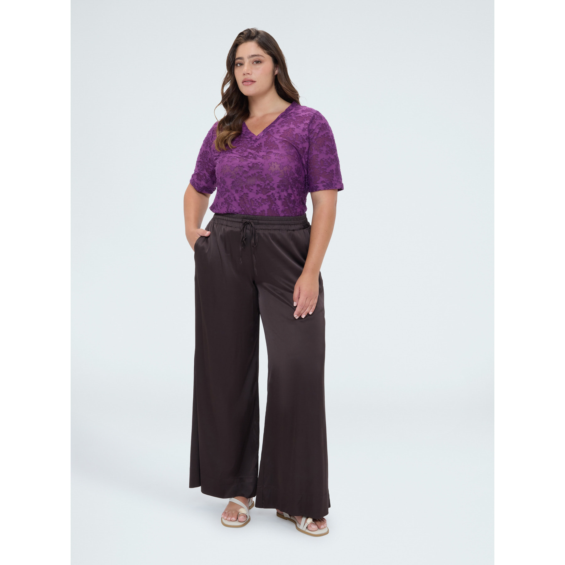 Fiorella Rubino - Pantaloni Wide Leg in raso di viscosa - Marrone