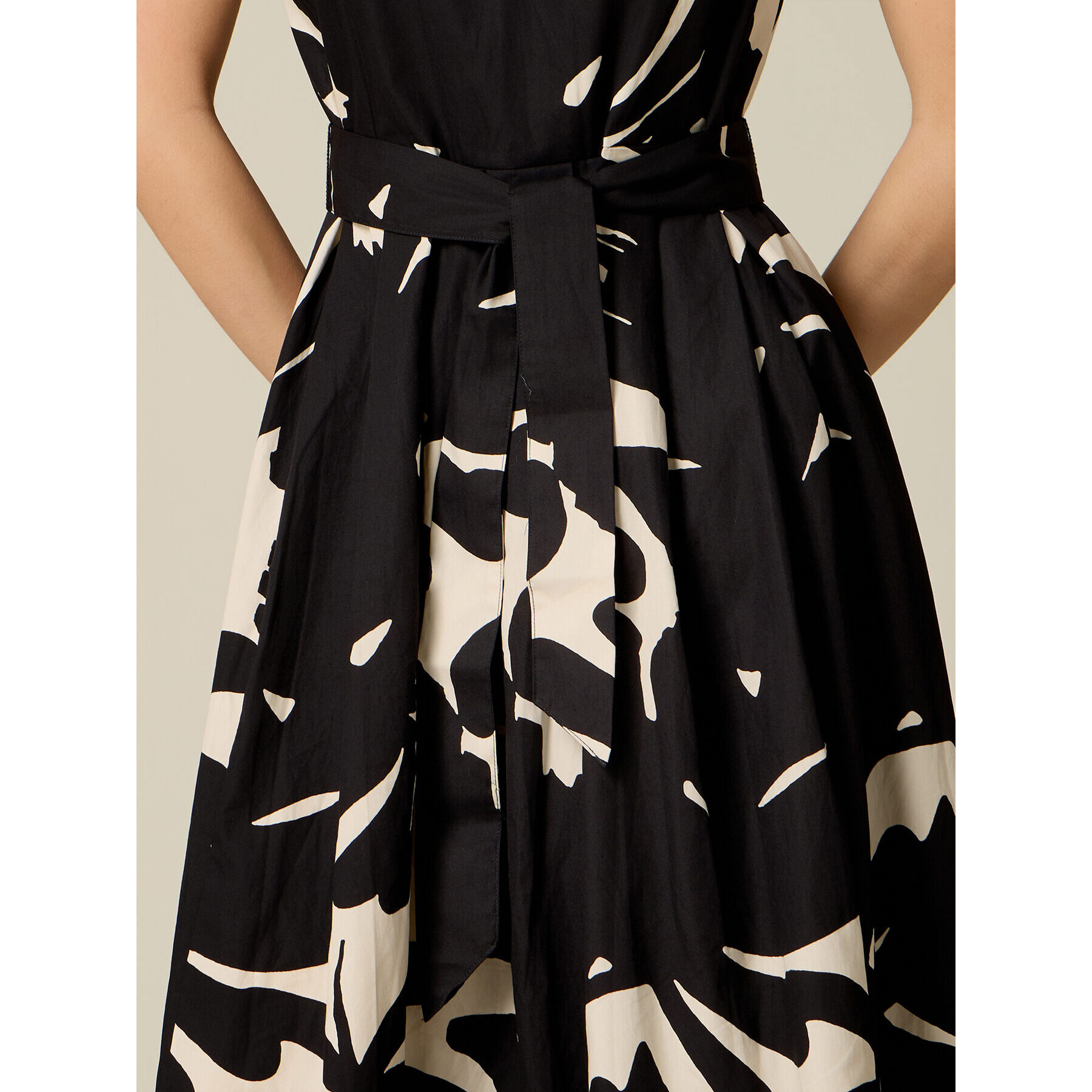 Oltre - Vestido flare en popelina estampada - Negro