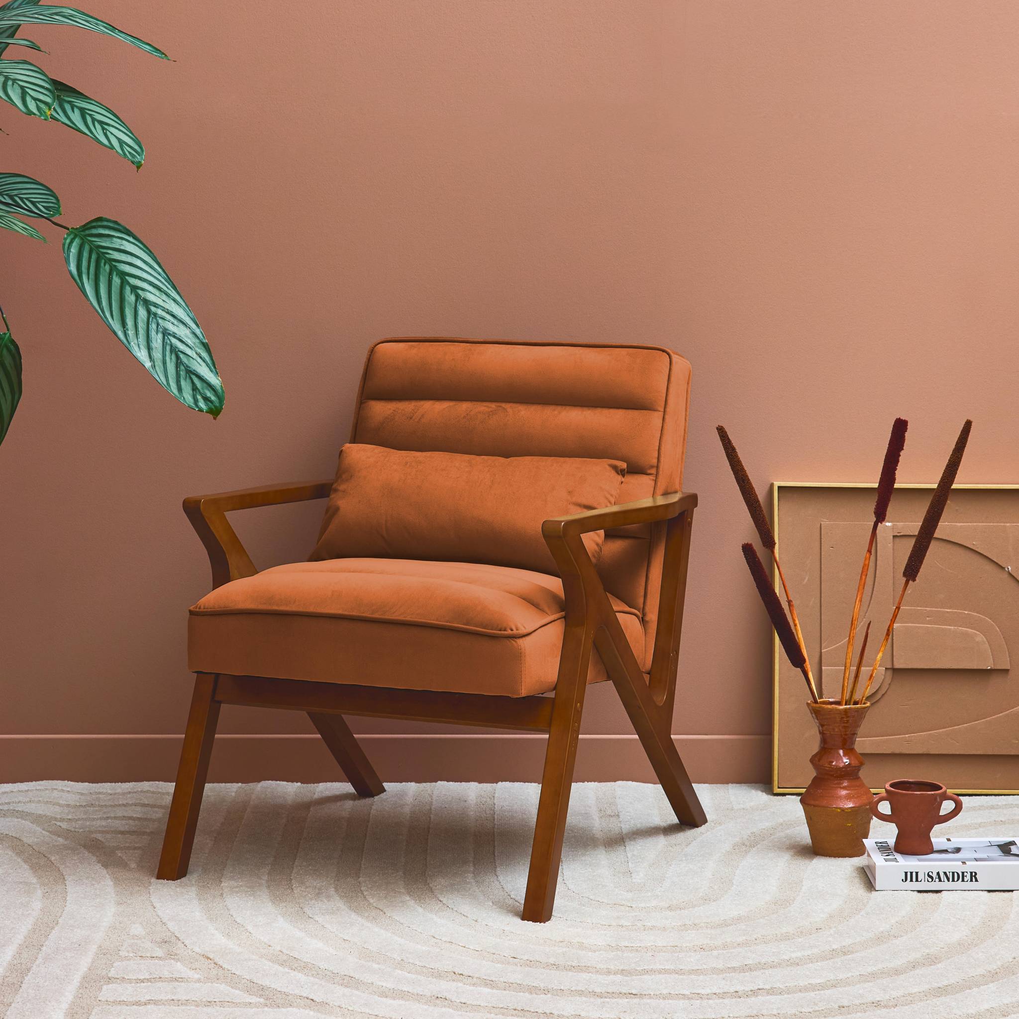 Fauteuil scandinave bois d'hévéa et velours terracotta