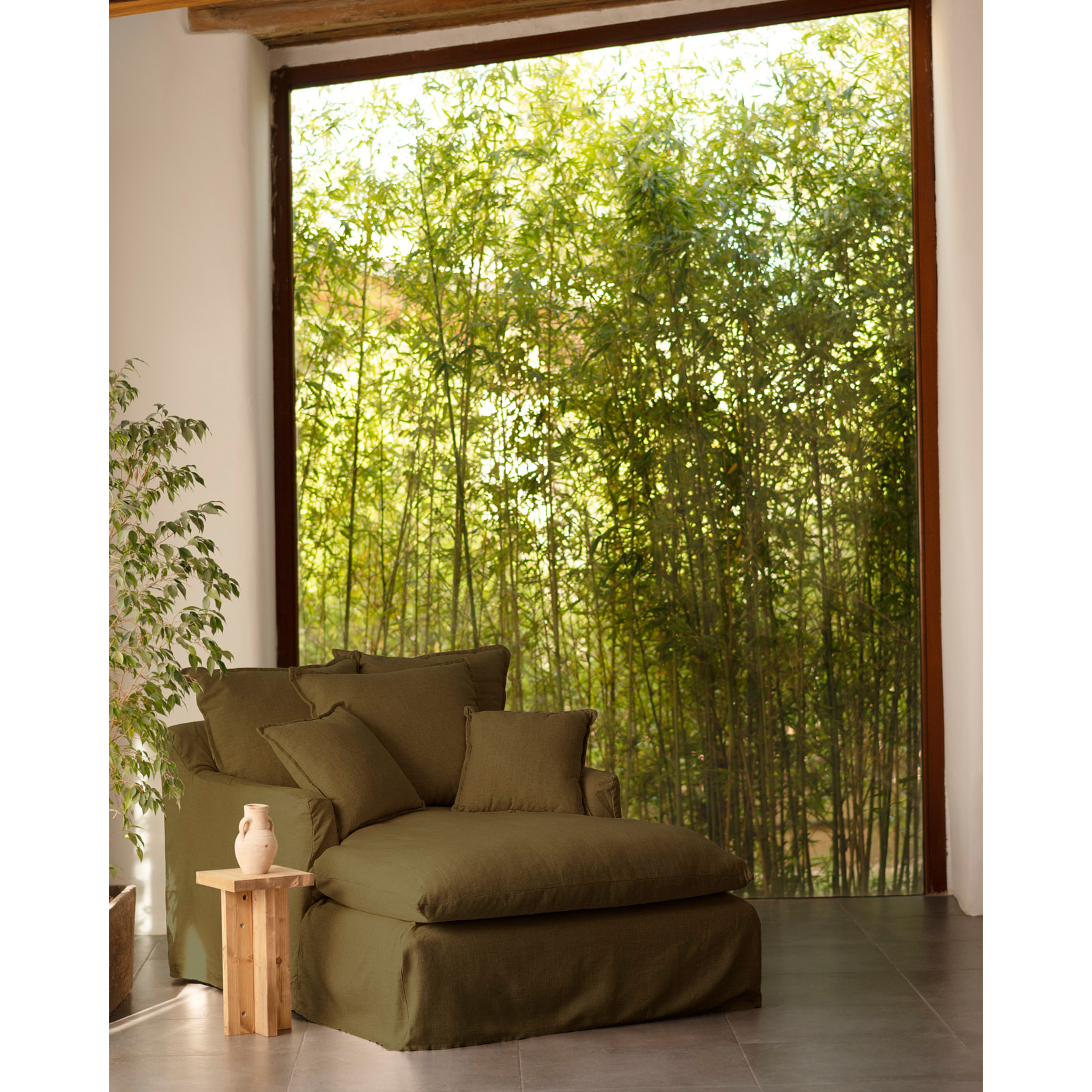 Sillón de algodón y lino color verde de 115x170cm Alto: 73 Largo: 170 Ancho: 115