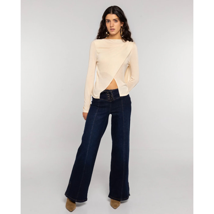 Pantalón vaquero acampanado de mujer