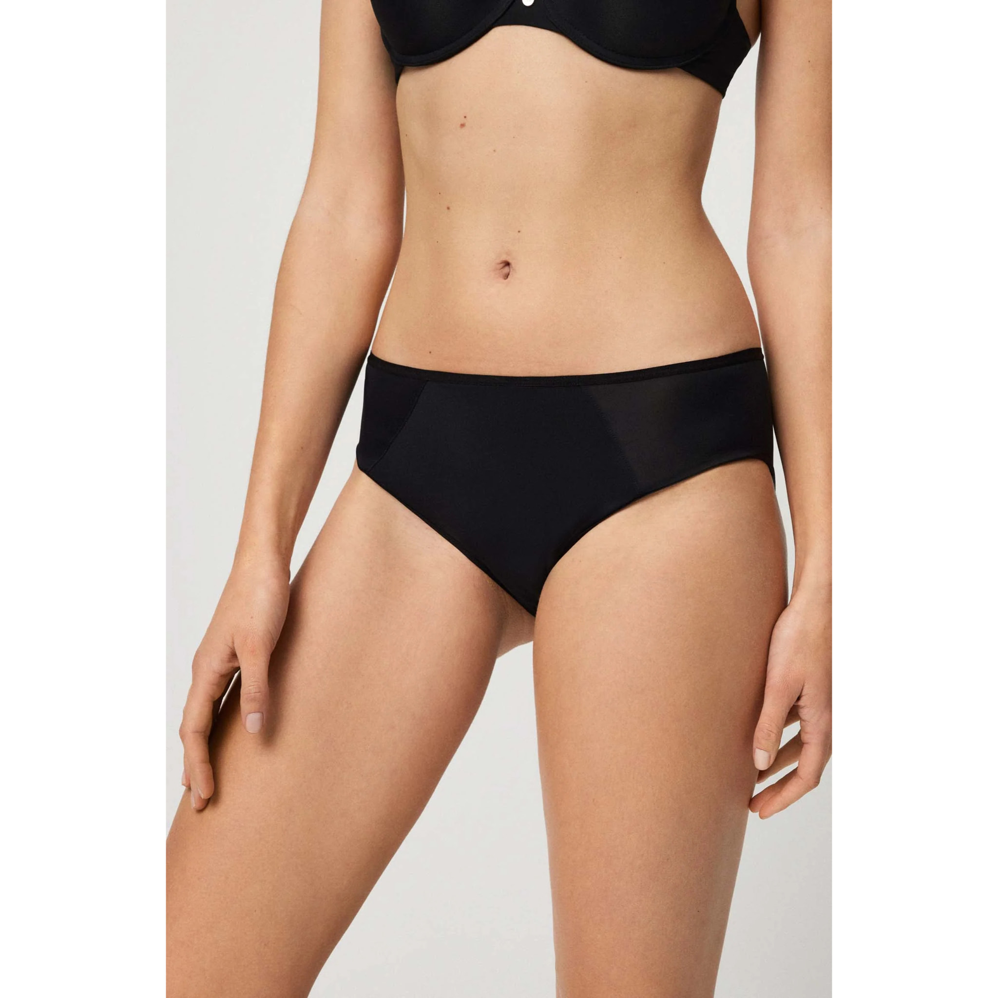 Slip midi nere per il ciclo mestruale