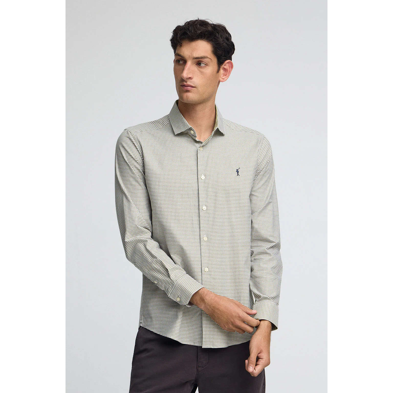 Camisa verde militar de corte slim y cuadros vichy con logo Rigby Go