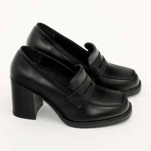 Mocassini in simil pelle con tacco comodo quadrato