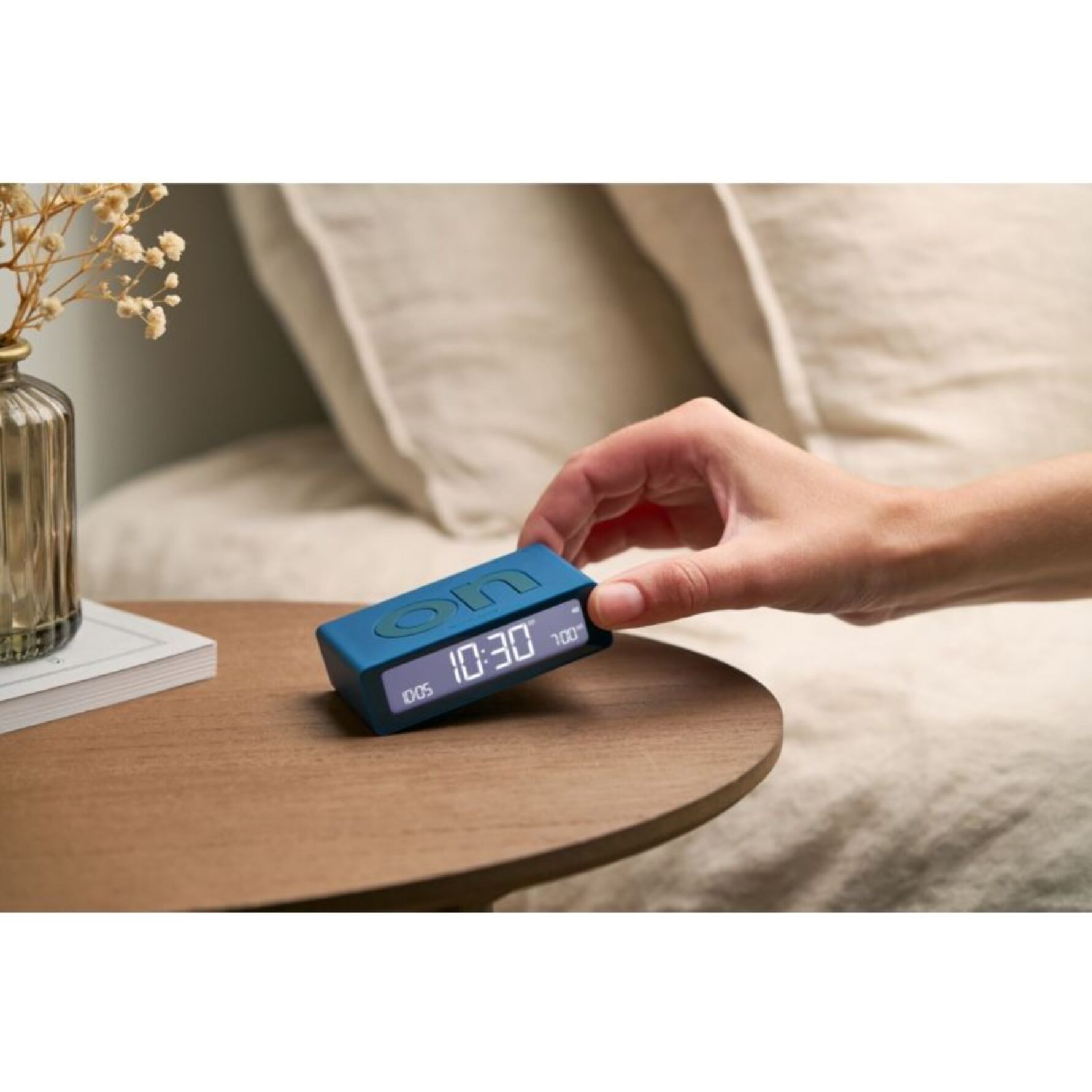 Réveil LEXON Flip Mini de Voyage Rechargeable Bleu