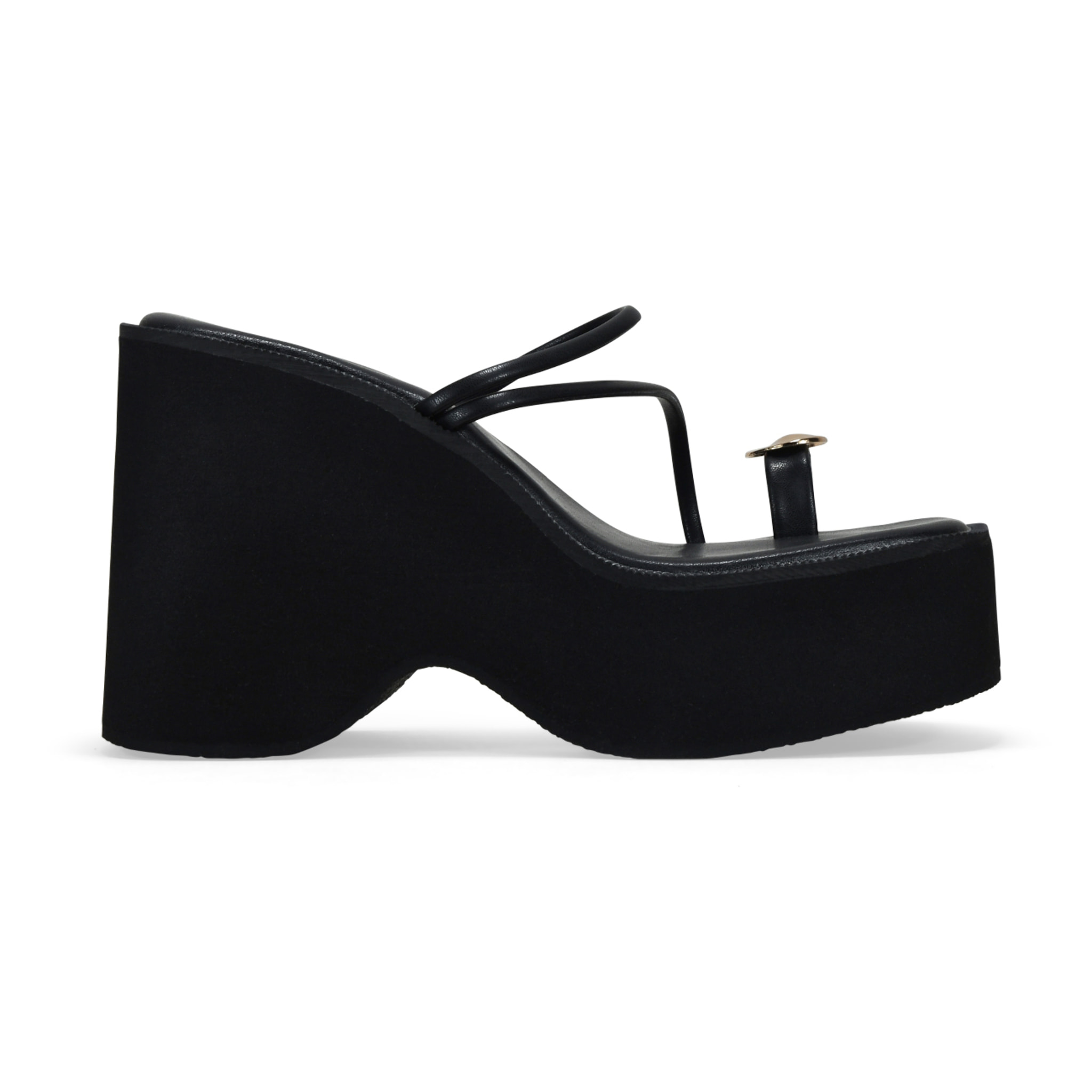 Sandalias de dedo negras con plataforma