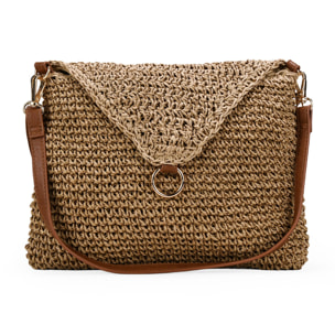 Bolso con solapa marrón claro en esparto