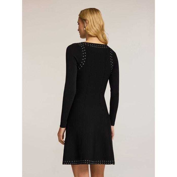 Motivi - Vestido midi acampanado de punto con aplicaciones - Negro