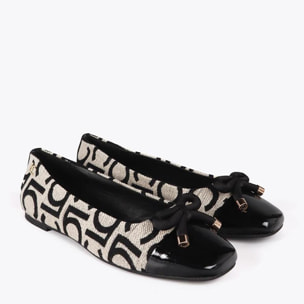 Ballerina a punta tonda con fiocco frontale