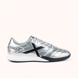 MUNICH M39 01 Zapatillas urbanas de inspiración futsal en color plata