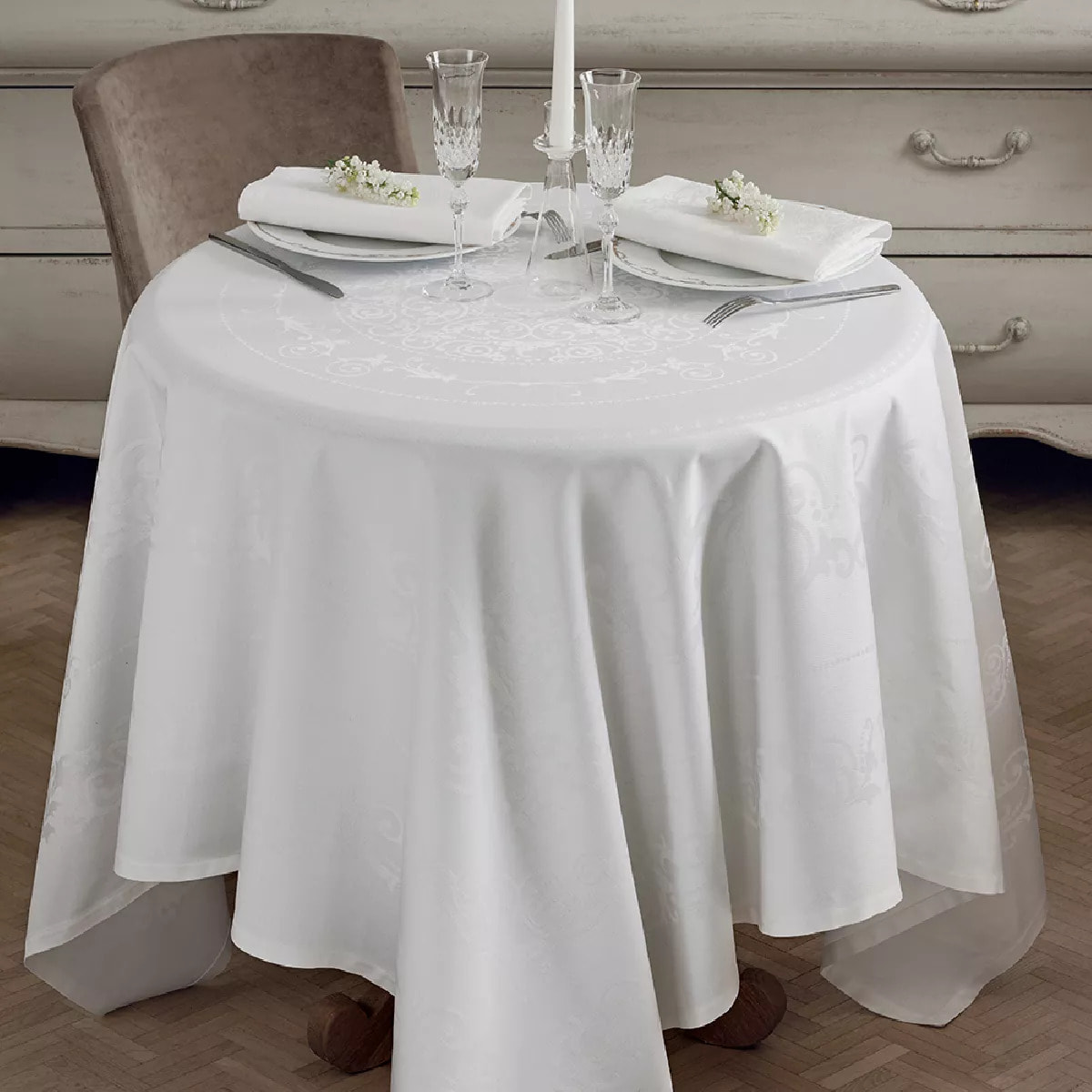 Nappe anti tache pur coton motif jacquard Comtesse blanc