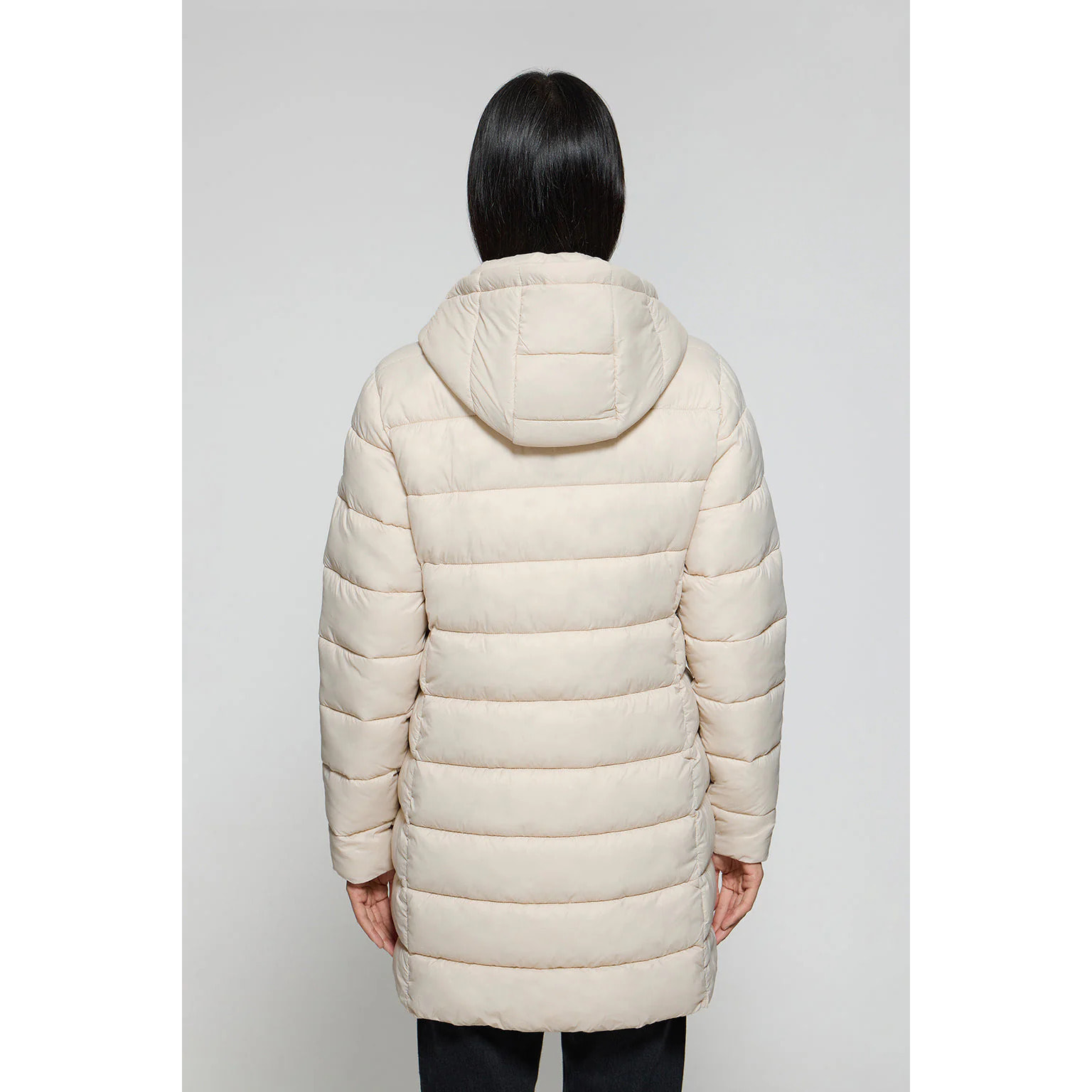 Abrigo Suzette ultralight beige con parche Rigby Go