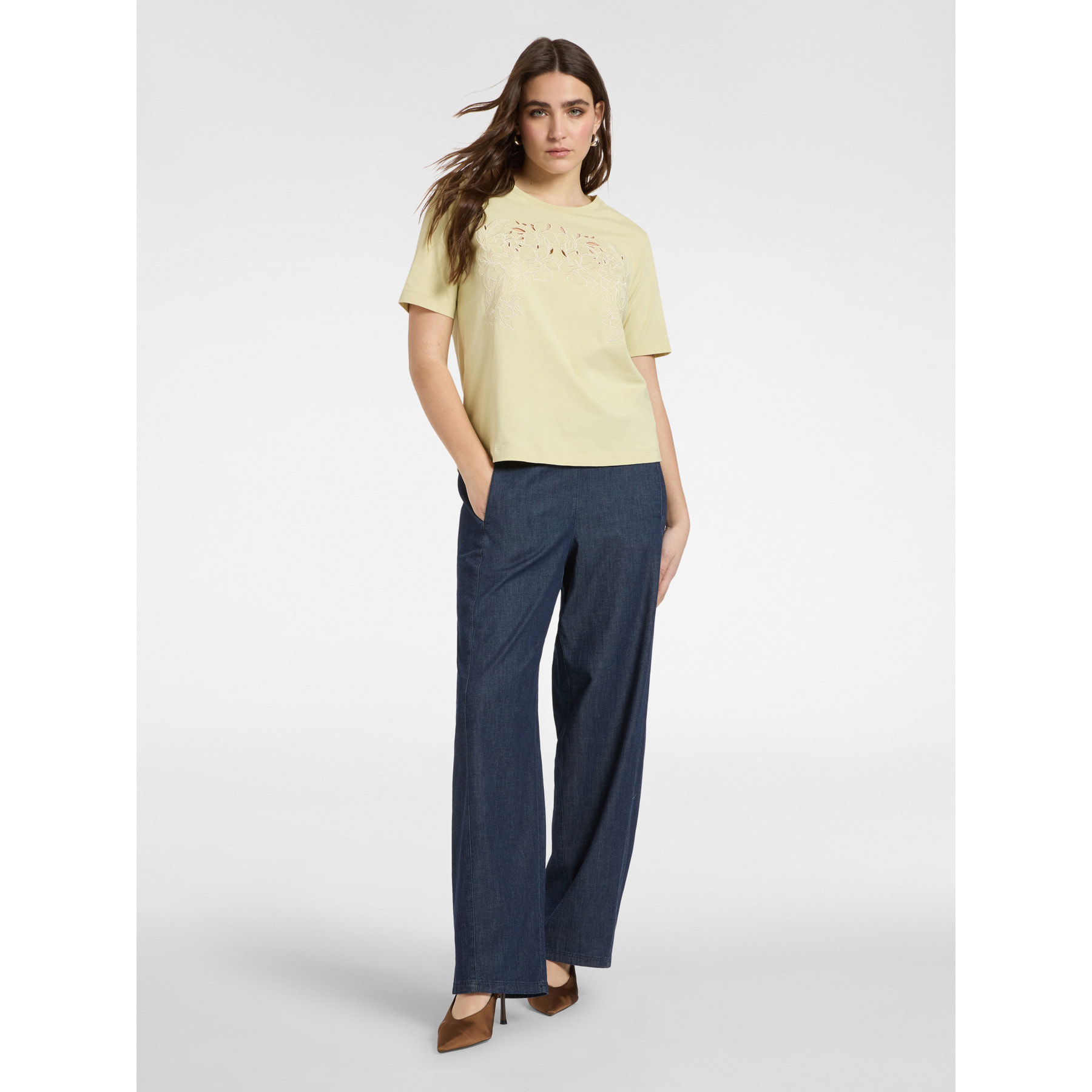 Elena Mirò - T-shirt con ricamo floreale - Verde chiaro