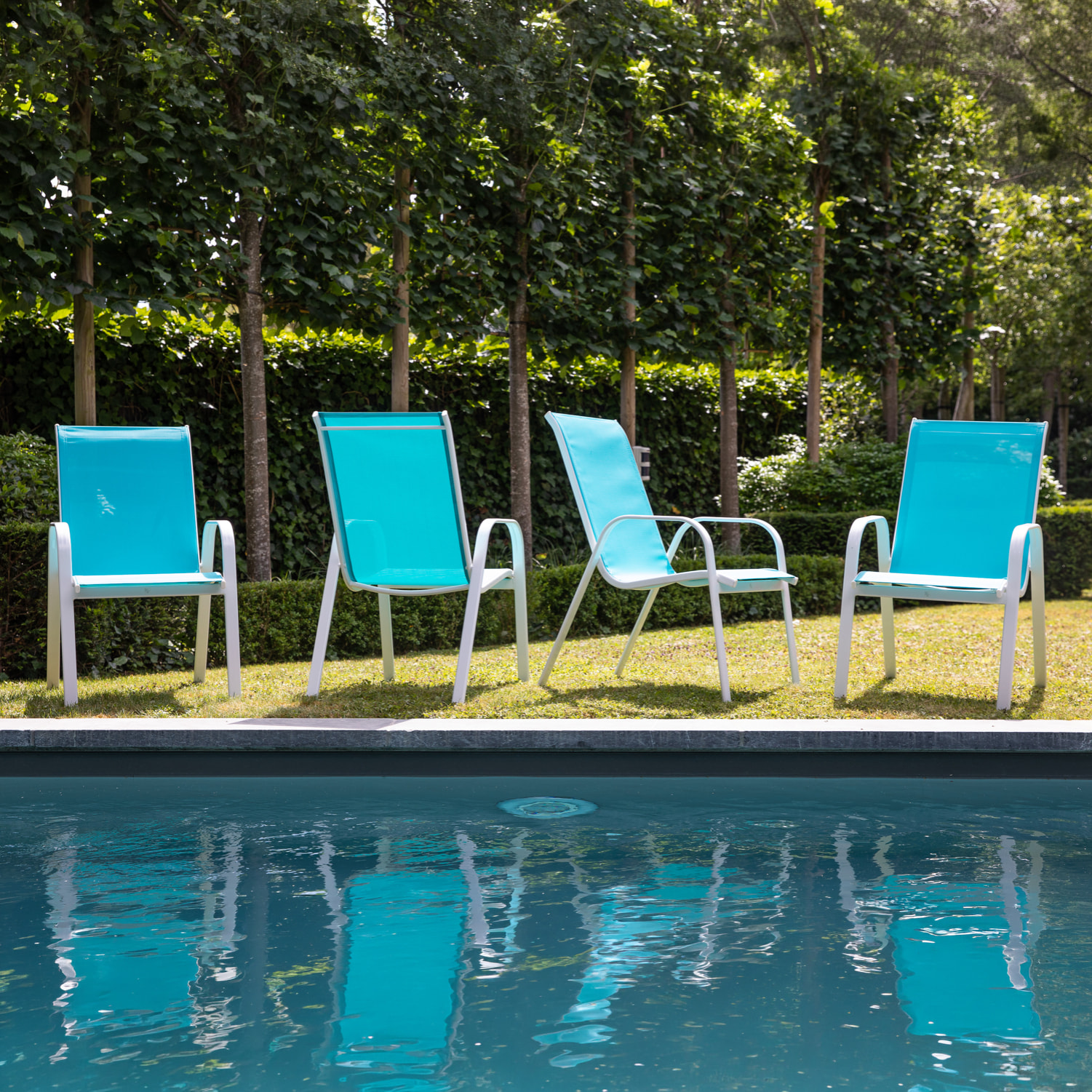 Lot de 4 chaises MARBELLA en textilène bleu - aluminium blanc