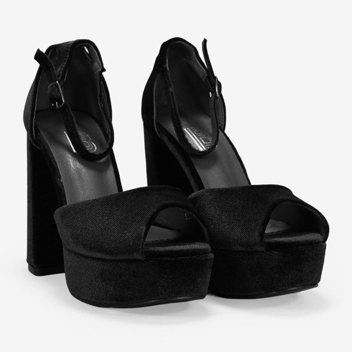 Sandalias de tacón negras de terciopelo