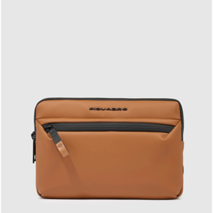 Piquadro Pochette porta iPad®mini in tessuto gommato resistente all'acqua con tracolla rimovibile