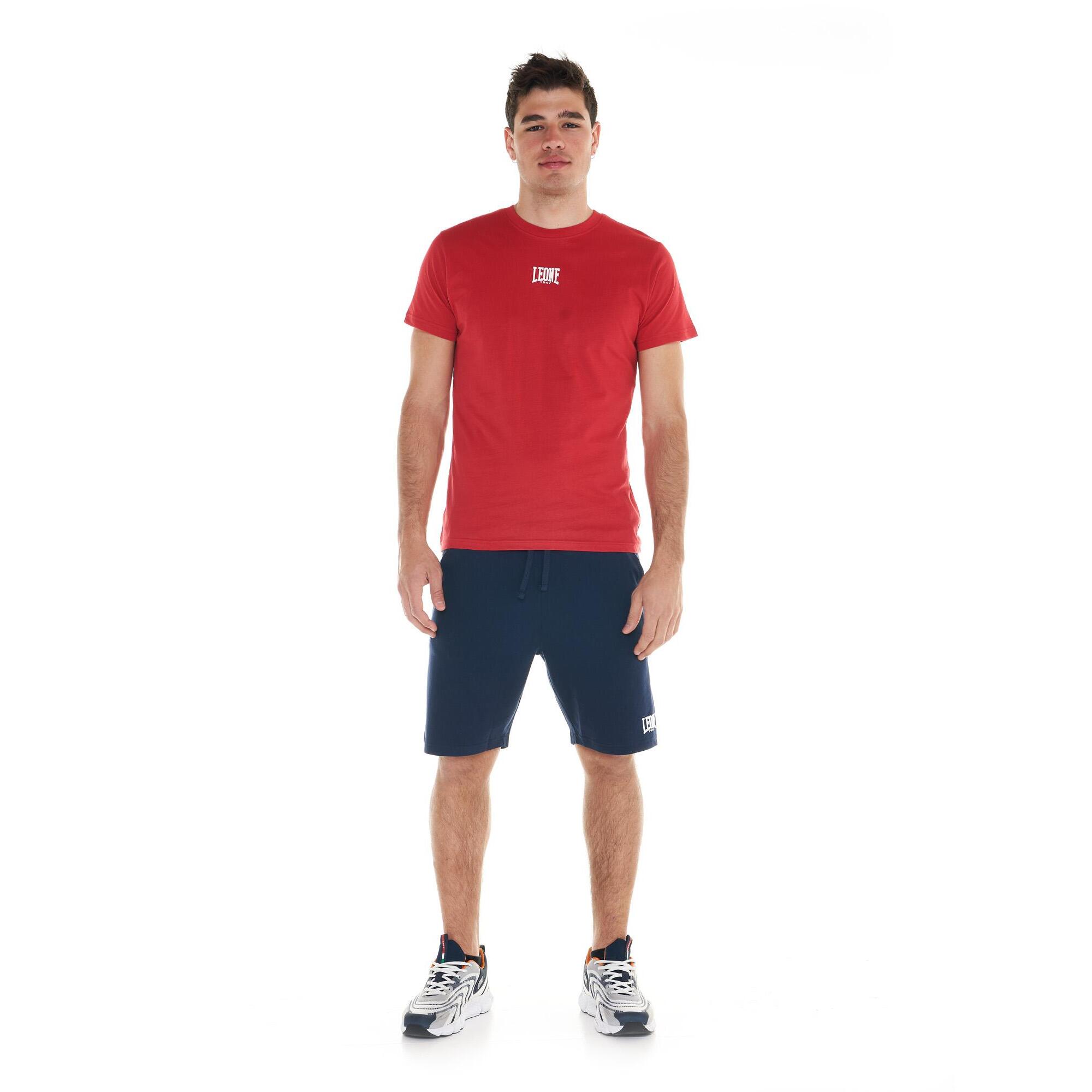 Completo set da uomo composto da t-shirt e pantaloncini Leone Basic