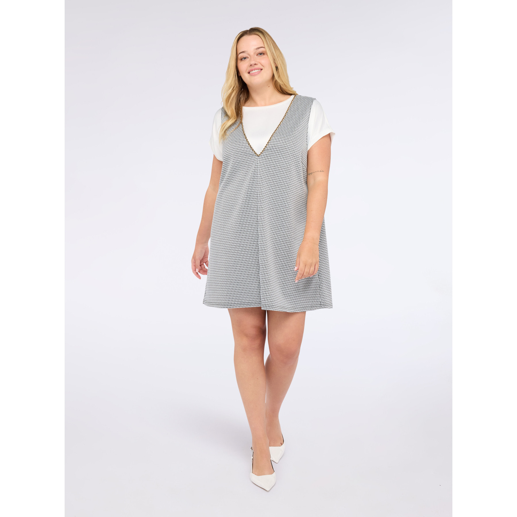 Fiorella Rubino - Vestito corto linea ad A con maxi scollo a V - Nero