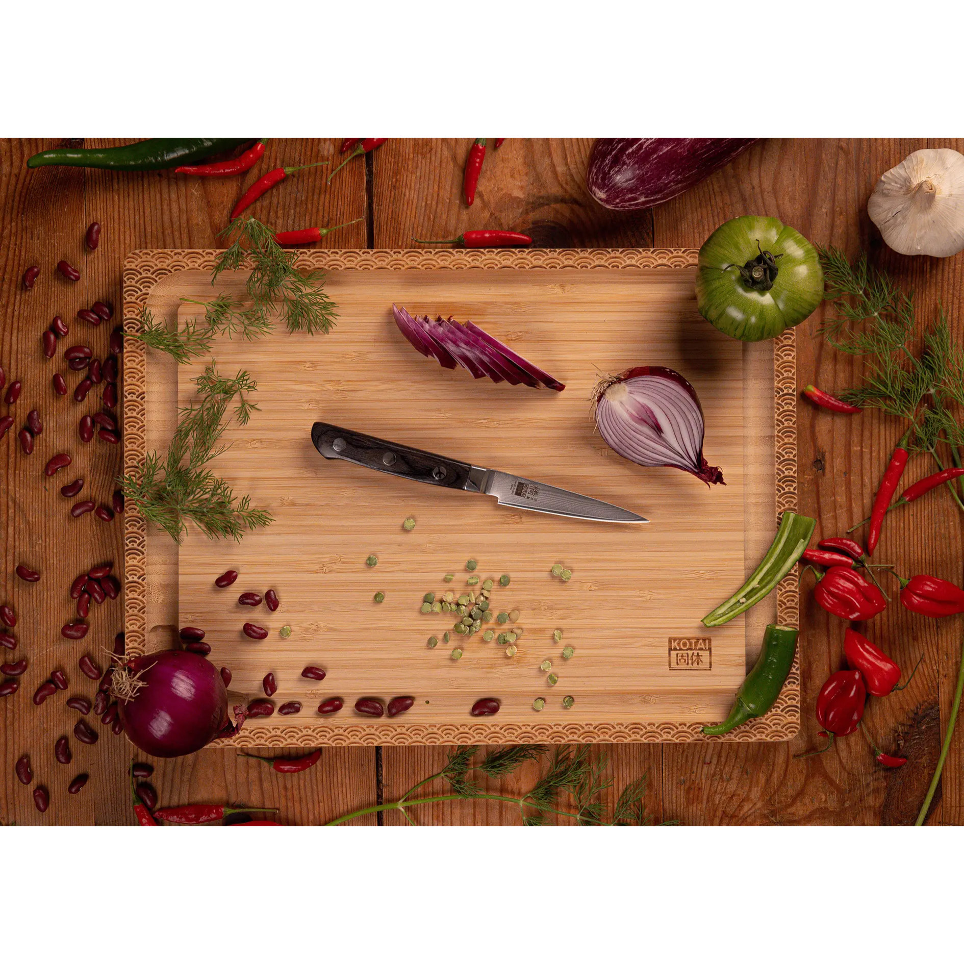 Il Set Nomade Completo Hashi Damas 7 pezzi: 5 coltelli (ufficio 9 cm + universale 15 cm + nakiri 16 cm + santoku 18 cm + gyuto 20 cm) + custodia 100% cotone + acciaino per affilare